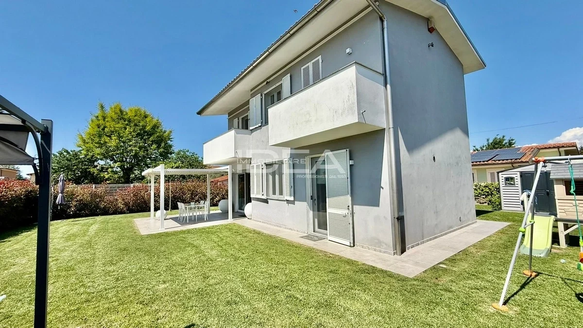 2 - venta casa capannori toscana italia