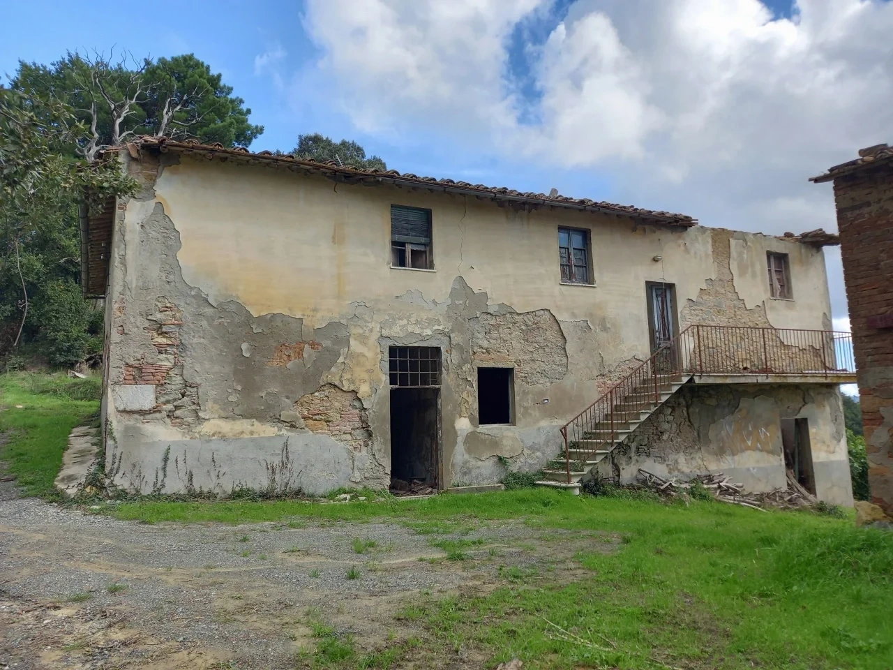 2 - vendita proprietà gambassi terme toscana italia
