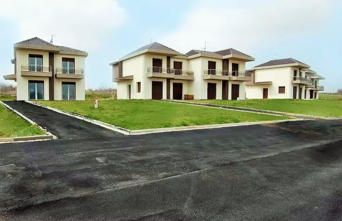 2 - house for sale in mesimeri central macedonia greece