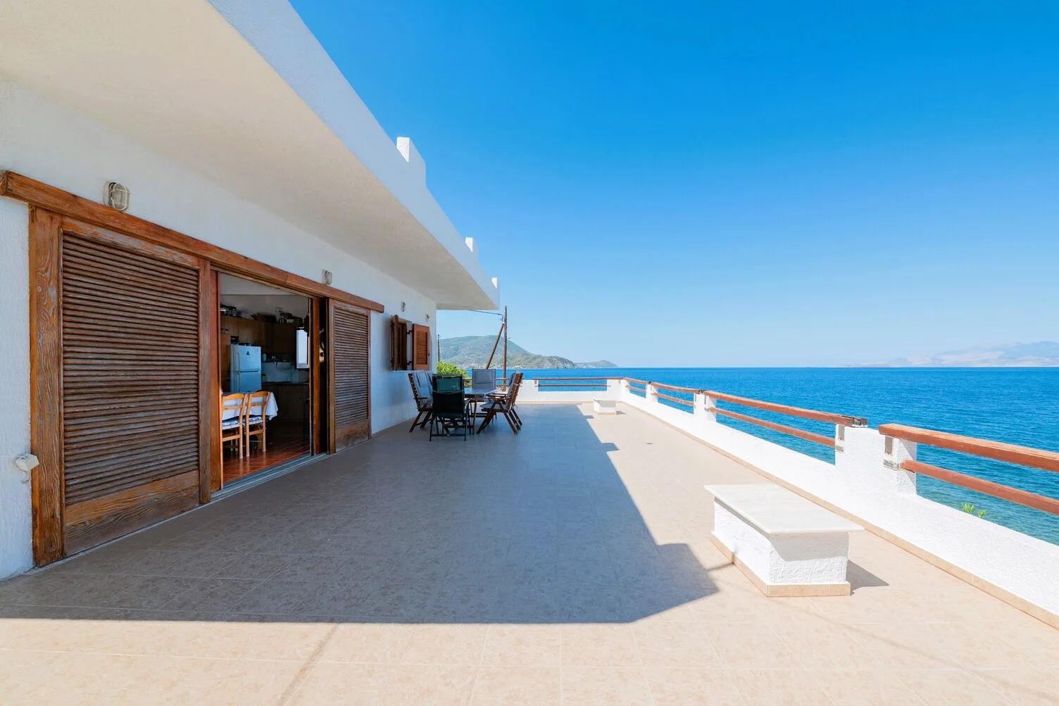 2 - venta casa frente al mar kórinthos peloponeso grecia