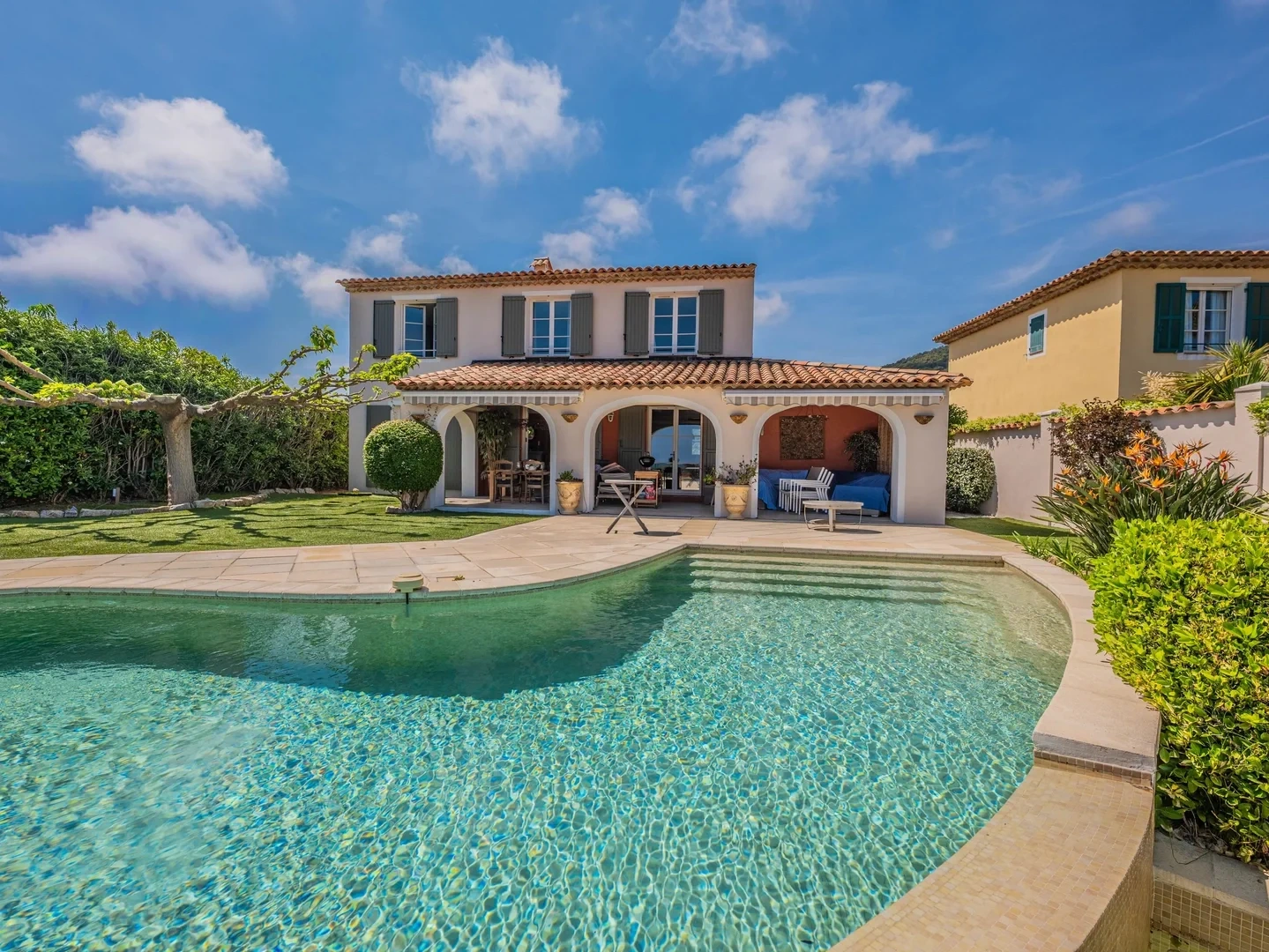1 - sea view house for sale in les issambres var france