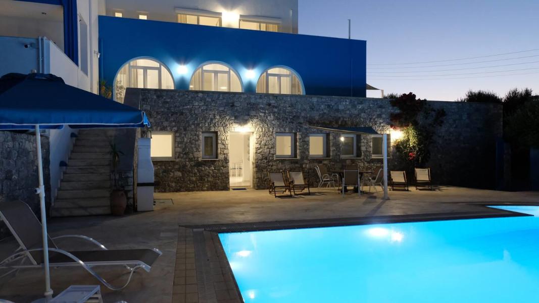 Casa vista al mar con piscina