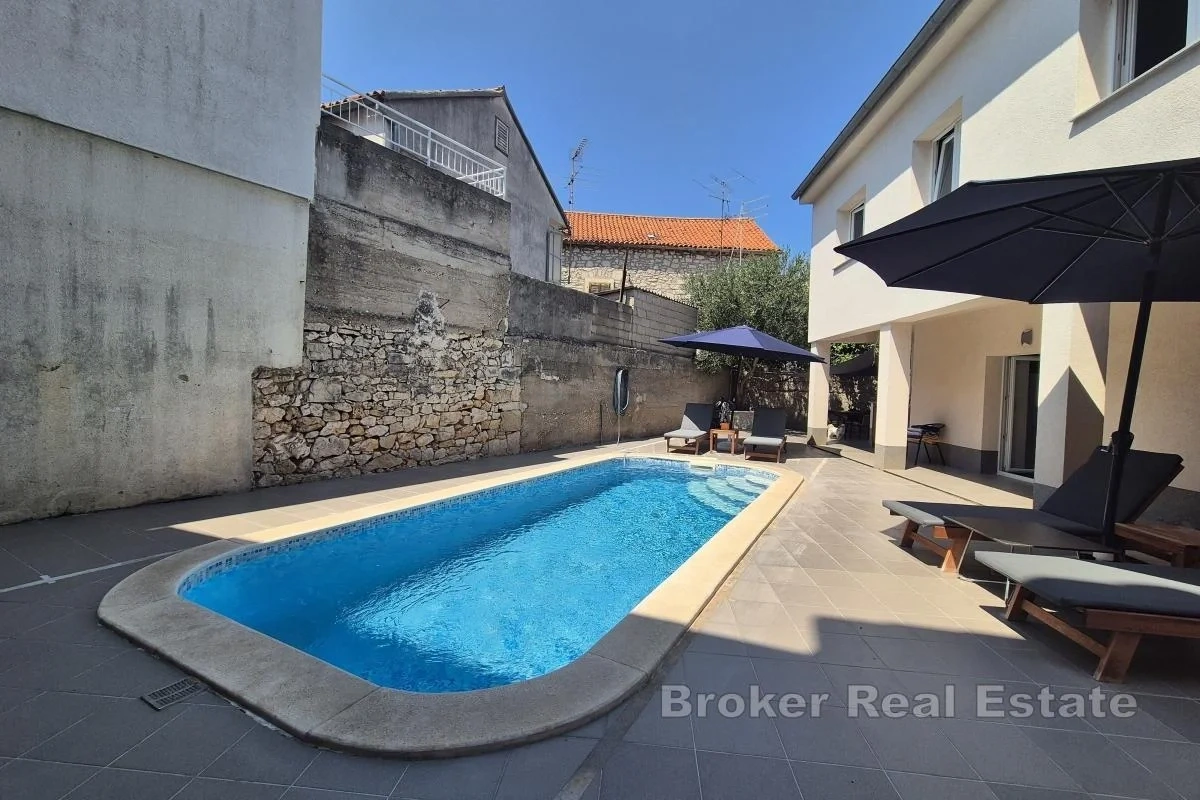 2 - venta casa a pie de playa vodice šibenik-knin croacia