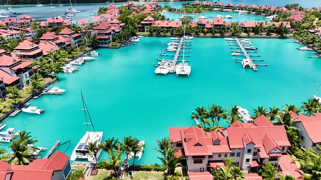 1 - waterfront house for sale in eden island mahé seychelles