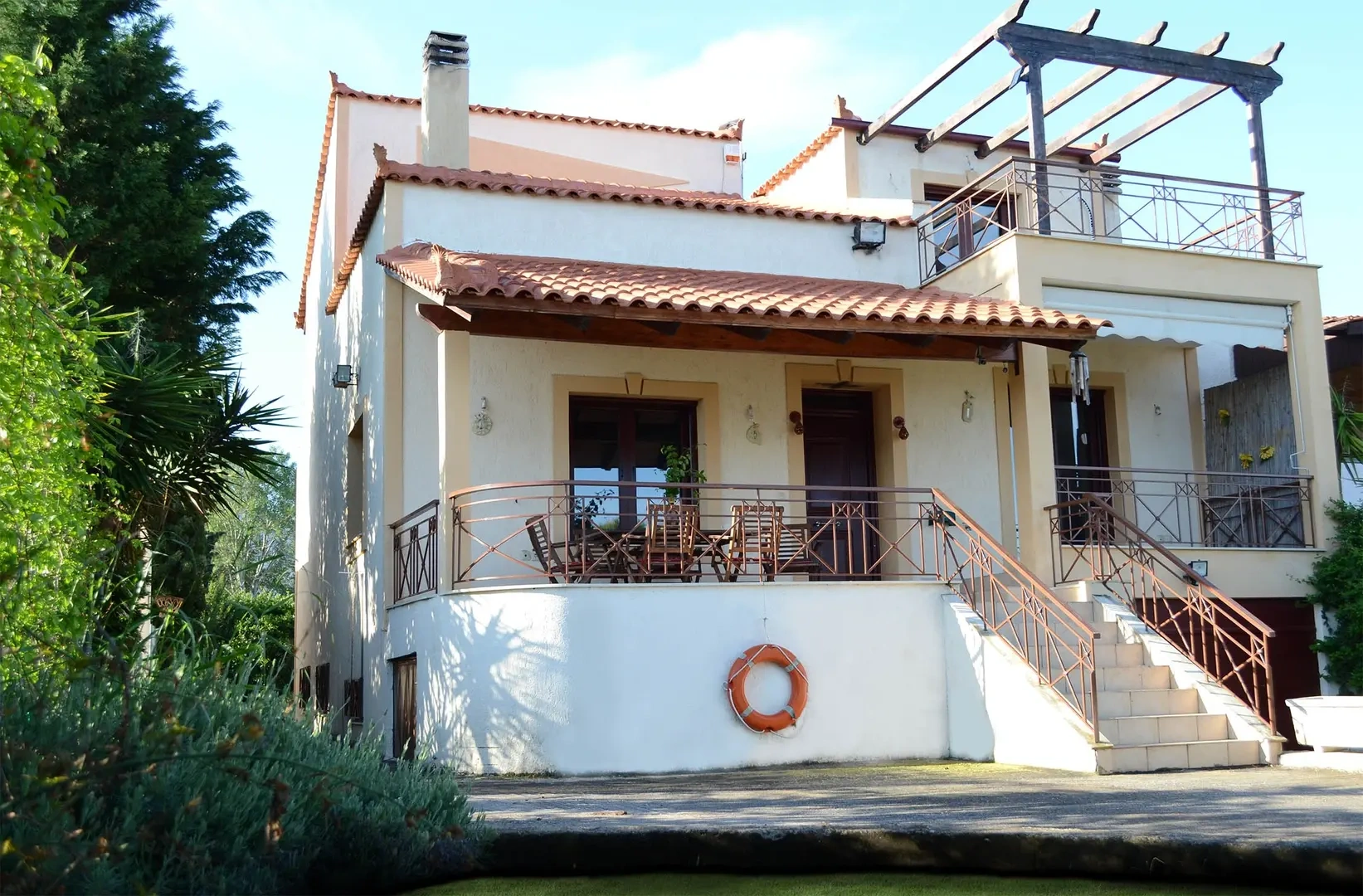 2 - vente maison pieds dans l'eau chalkída grèce centrale grèce