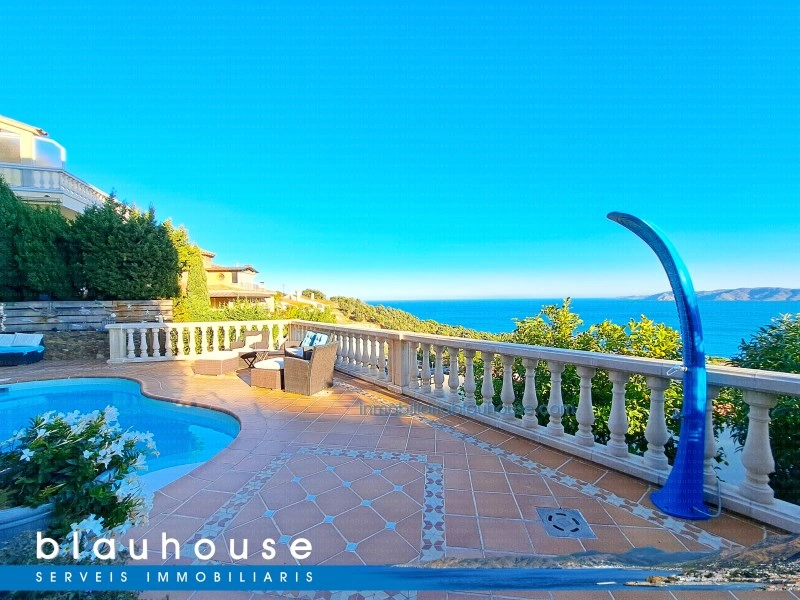 2 - venta casa vista al mar llança cataluña españa