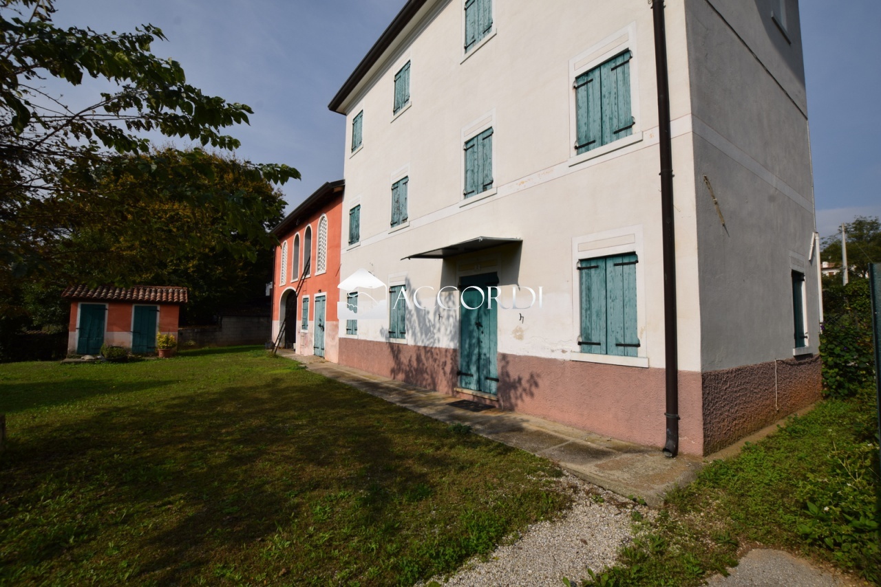 2 - house for sale in nervesa della battaglia veneto italy
