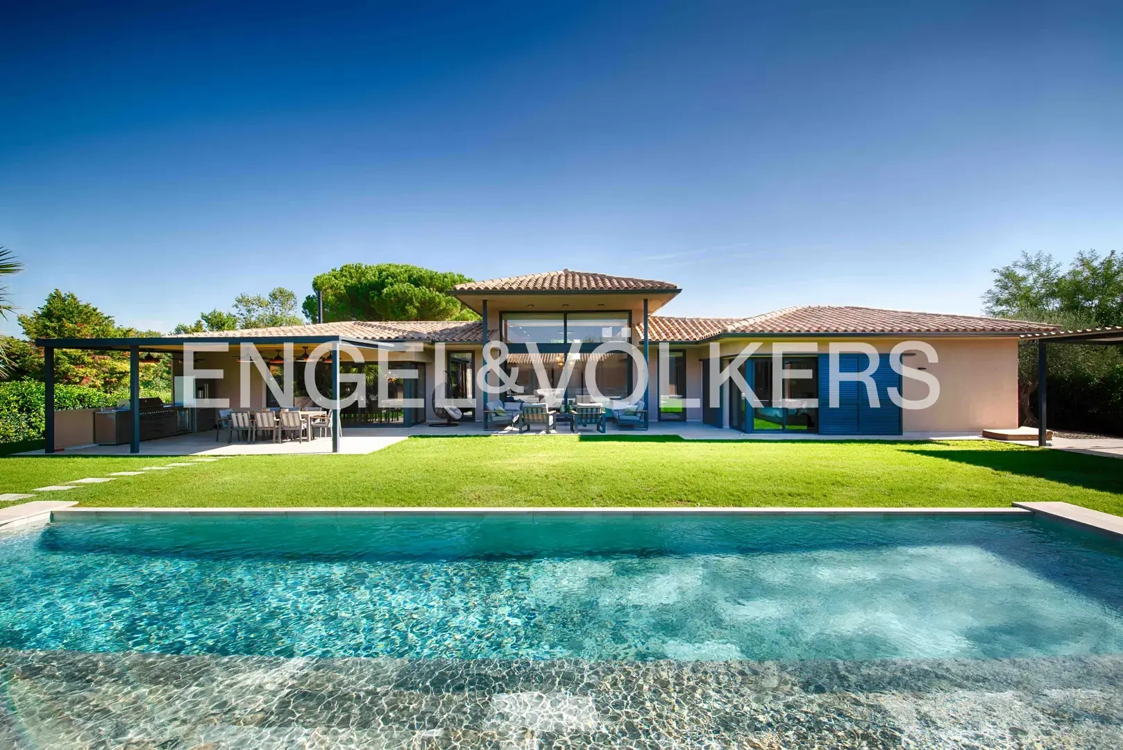 Casa con piscina