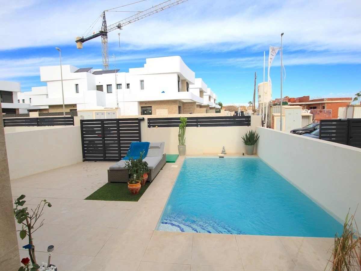 2 - venta villa los montesinos comunidad valenciana españa