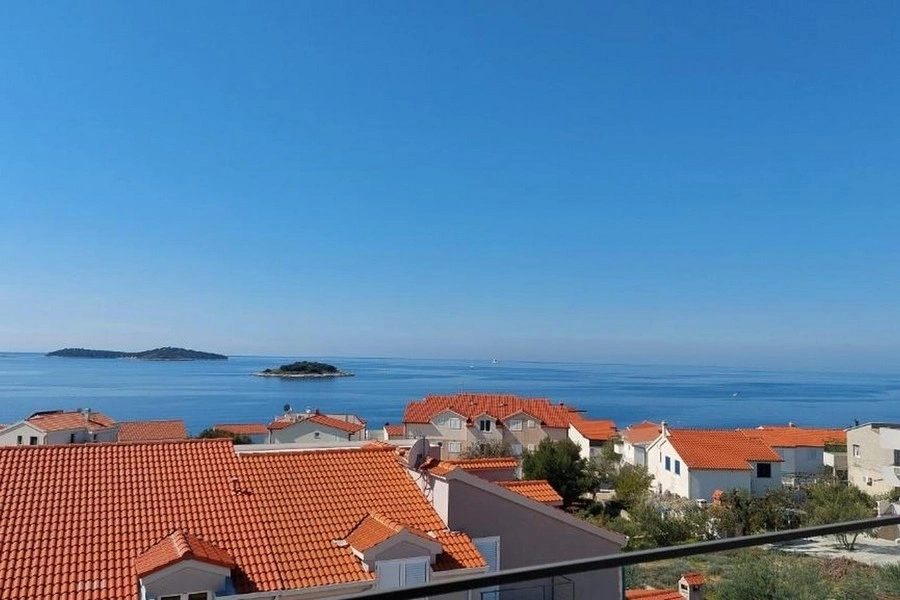 2 - venda apartamento vista de mar rogoznica sibenik croácia