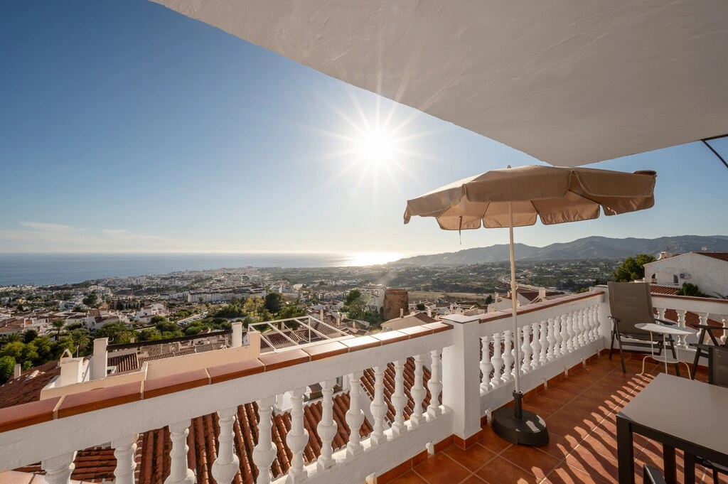 Apartamento vista al mar con piscina