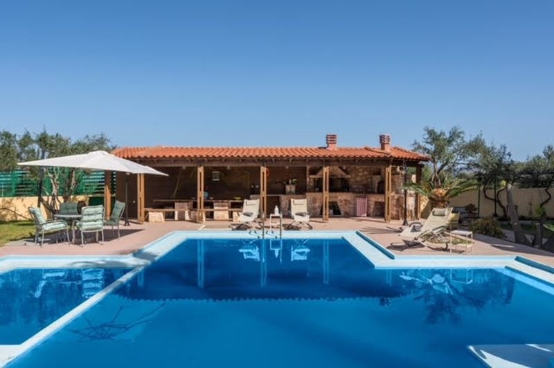 Villa for sale in Akrotiri with 2 bedrooms