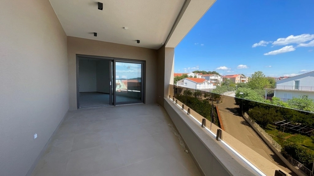 2 - venda apartamento vista de mar vodice sibenik croácia