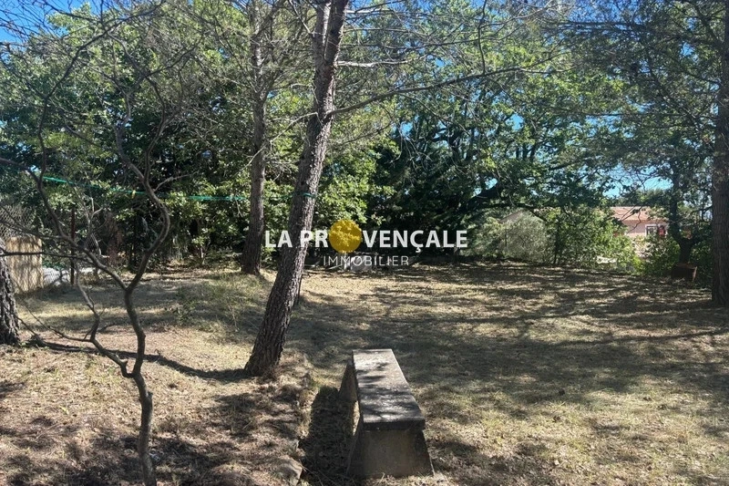 2 - venda terreno gréasque bouches-du-rhône frança