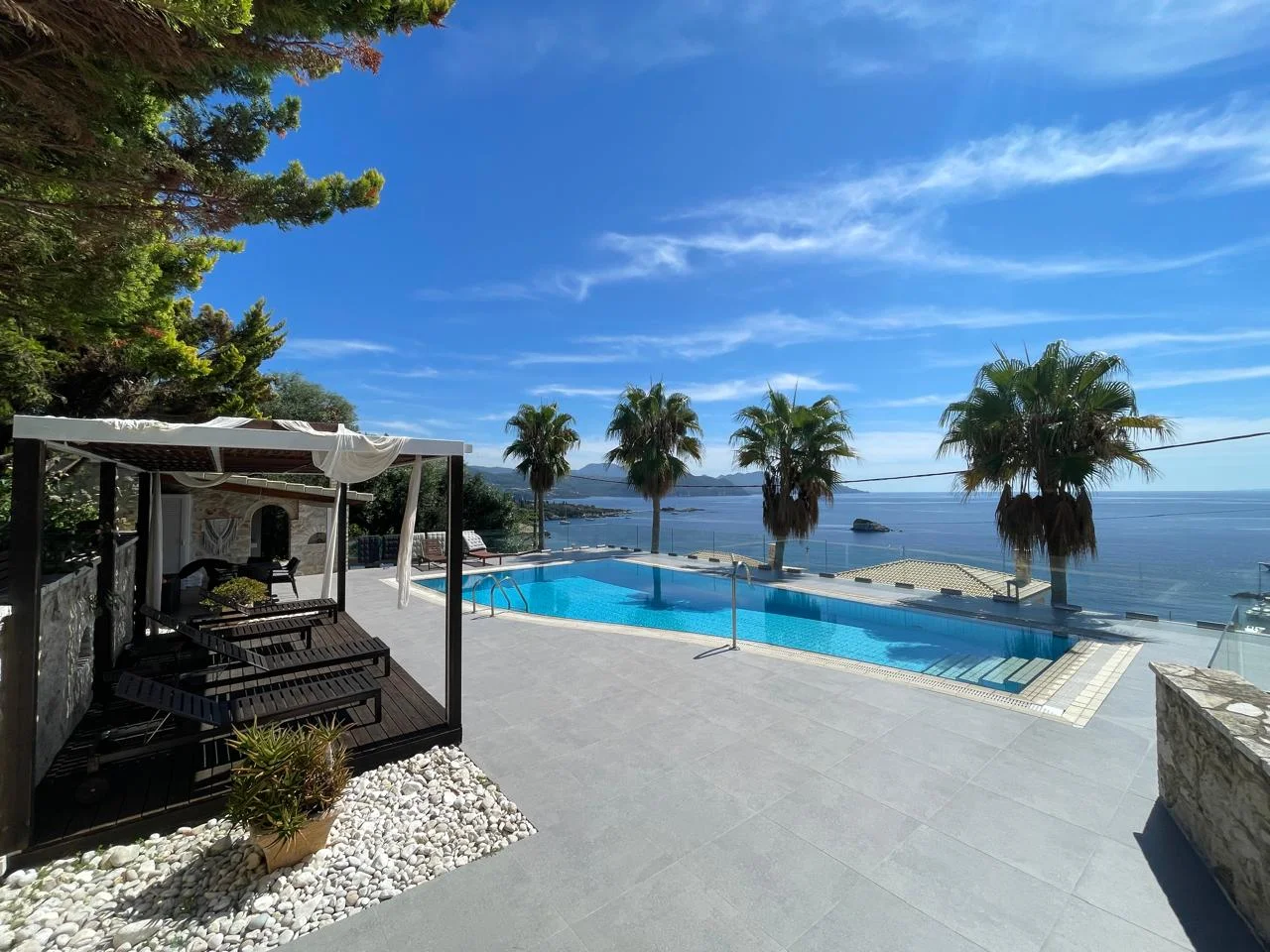 1 - vendita casa fronte mare sivota epiro grecia