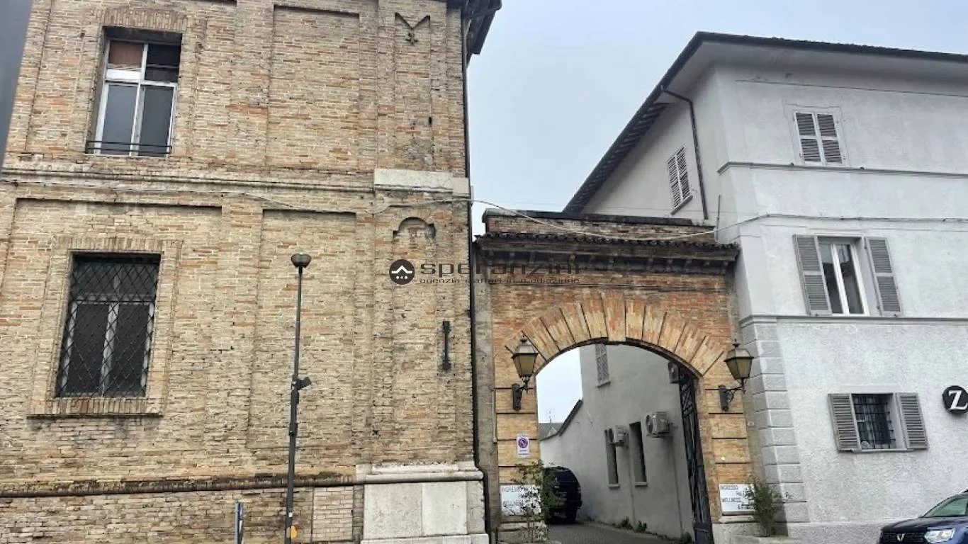 1 - venda edifício fossombrone marcas itália
