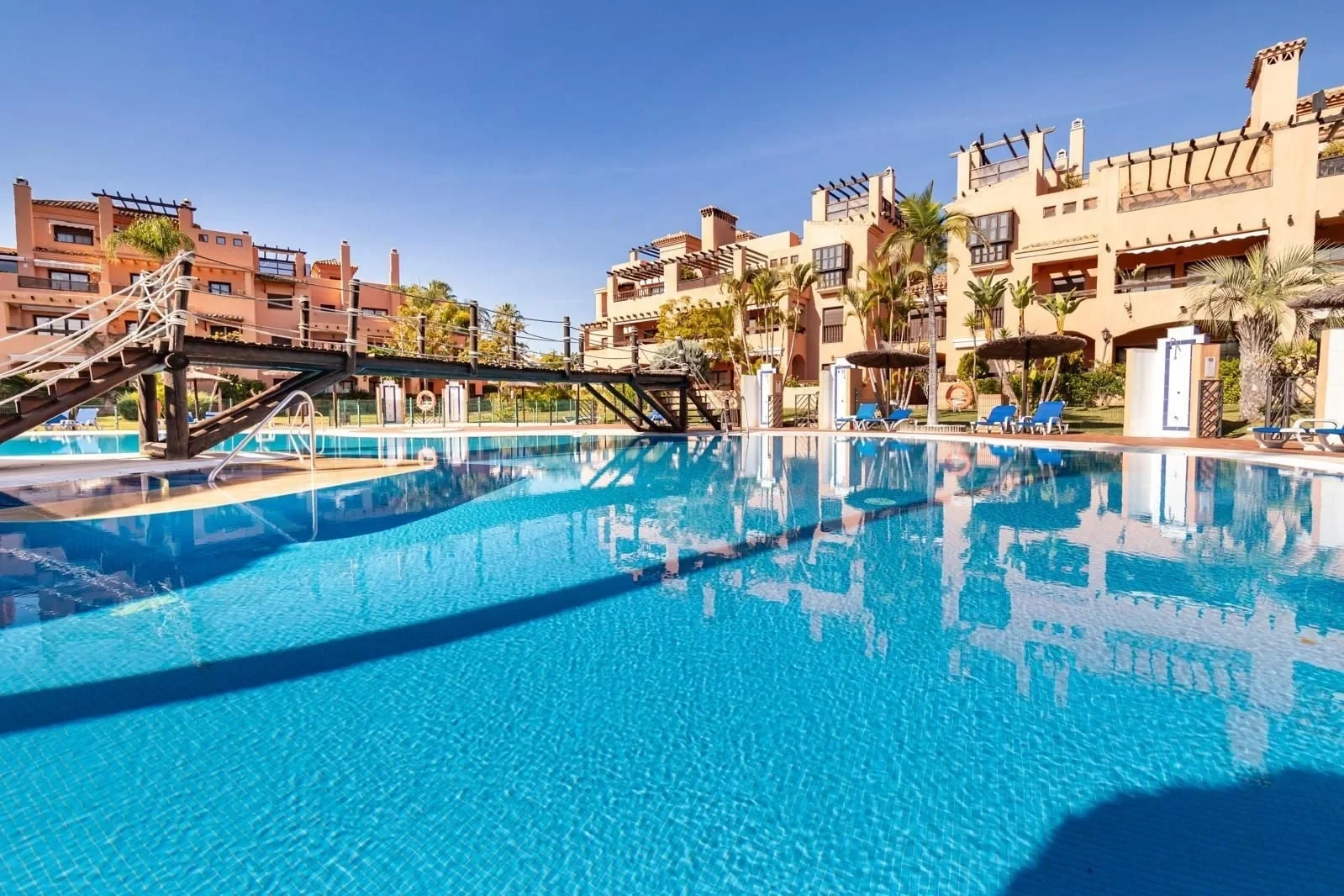 1 - verkauf wohnung strandpromenade atalaya isdabe - costa del sol andalusien spanien