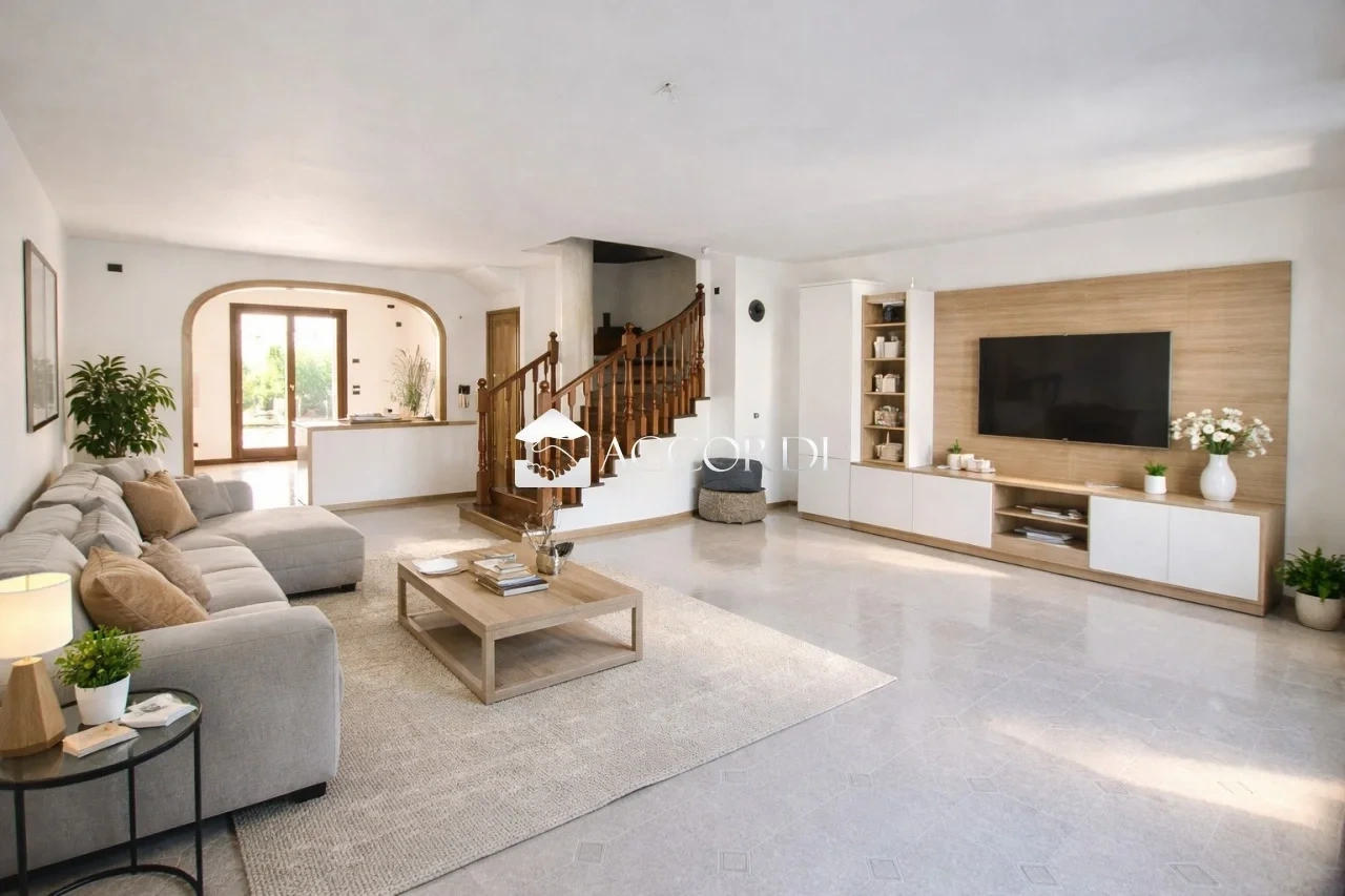 2 - villa for sale in caerano di san marco veneto italy