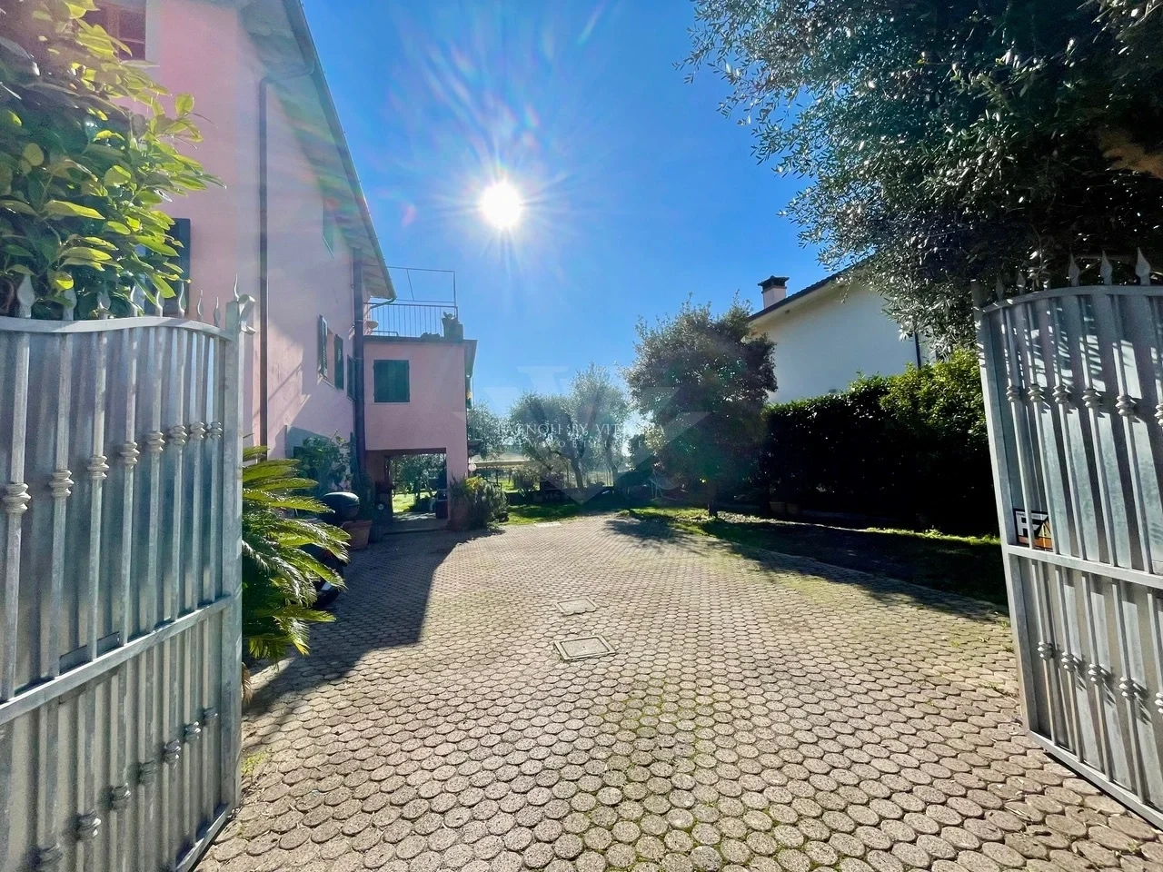 2 - venda casa pietrasanta toscana itália