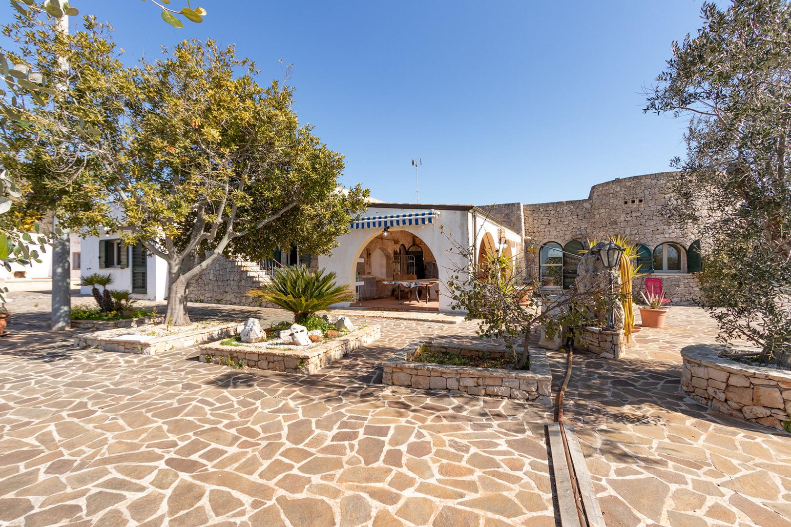 2 - venta casa vista al mar salve apulia italia