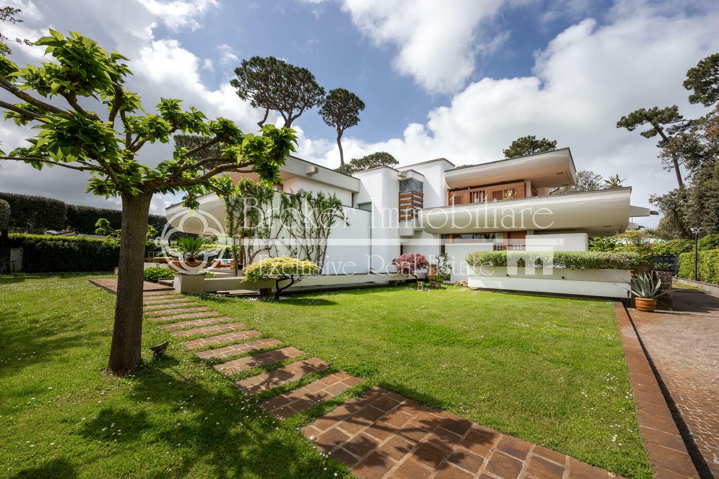 1 - beach walk house for sale in marina di pietrasanta tuscany italy