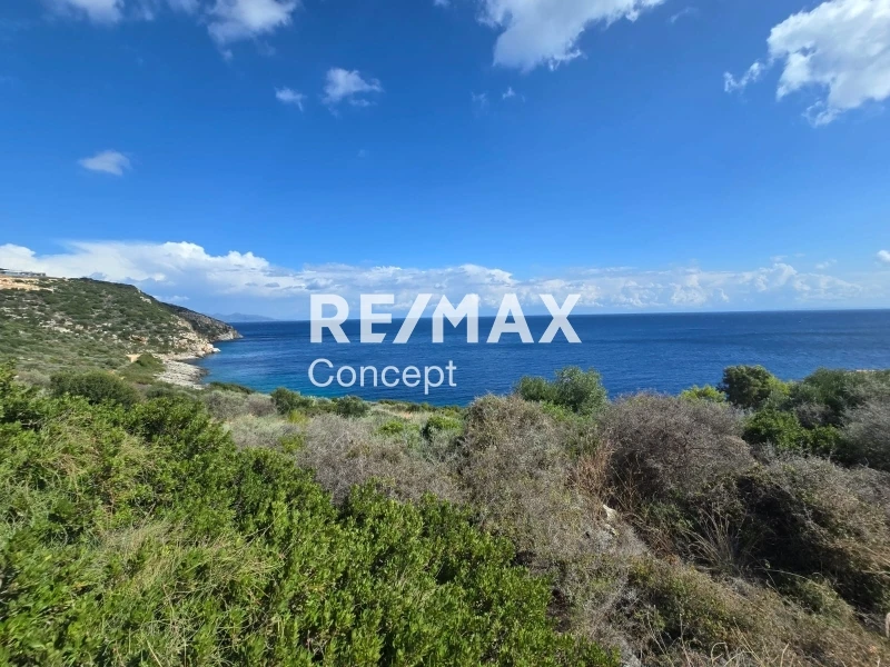 Terreno fronte mare di 5 847 m²
