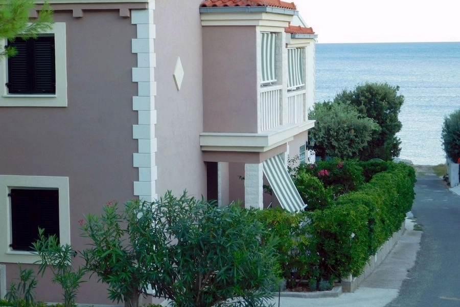 2 - venta edificio vista al mar vis split-dalmacia croacia