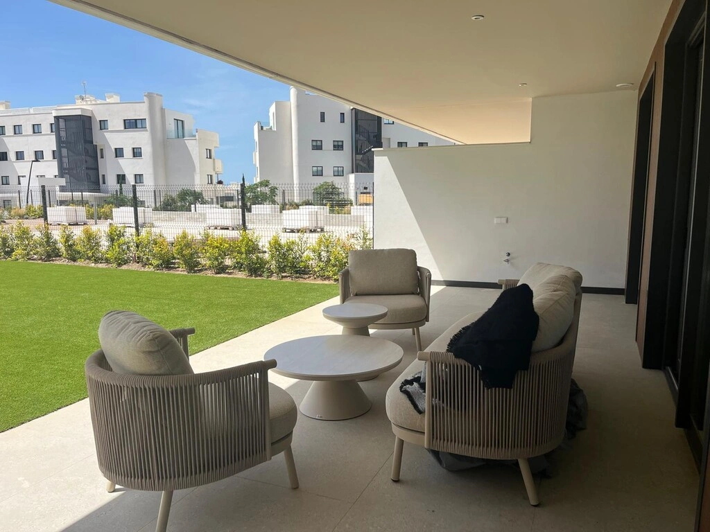 Apartamento vista al mar con piscina