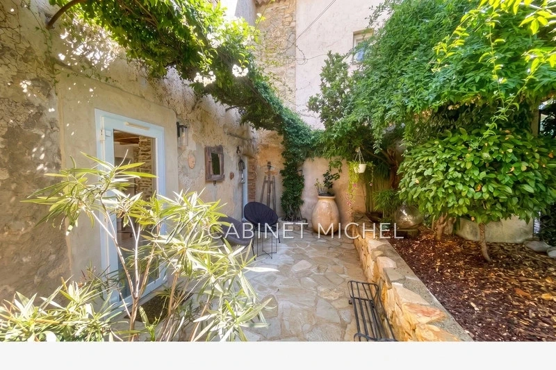 1 - verkoop huis le rouret alpes-maritimes frankrijk