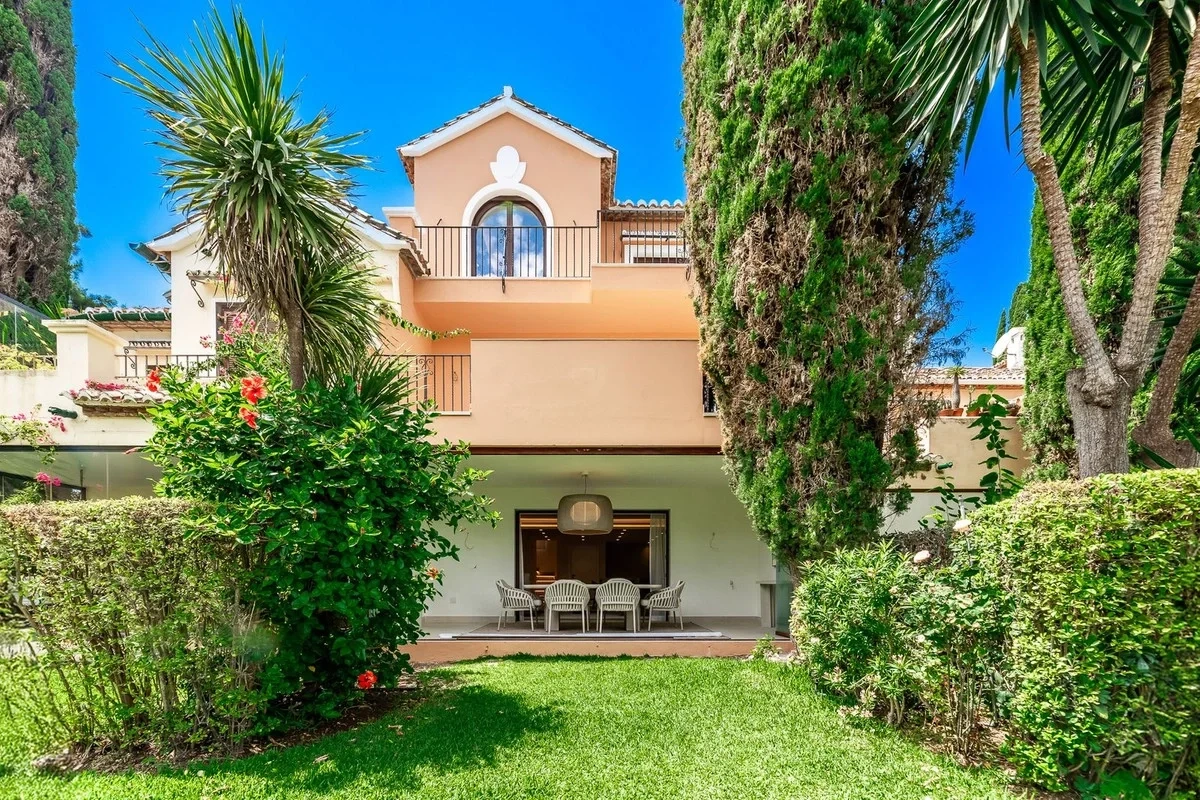 2 - vente maison pieds dans l'eau estepona - costa del sol andalousie espagne