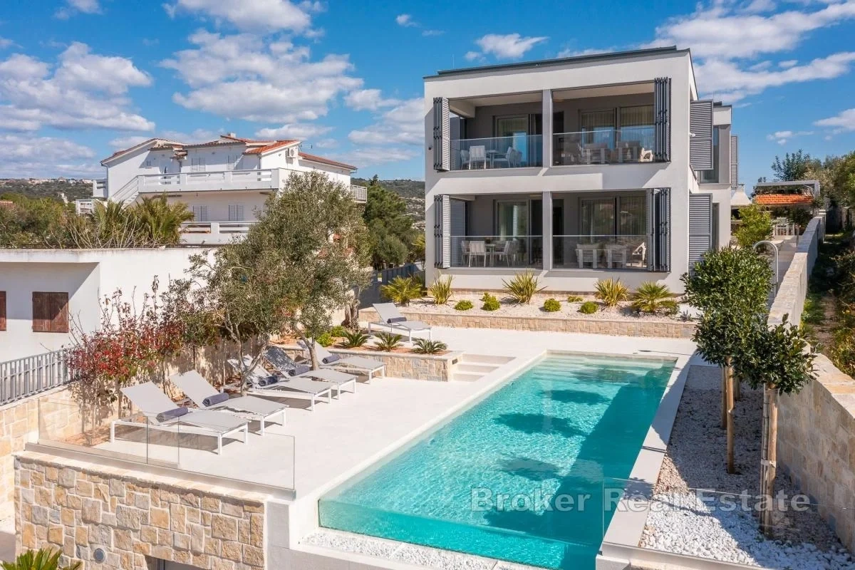 2 - venta casa vista al mar rogoznica šibenik-knin croacia