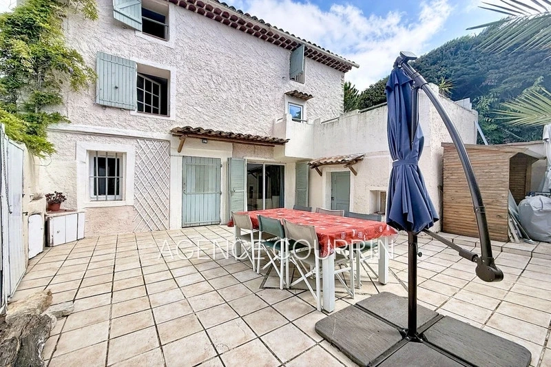 Casa con terraza
