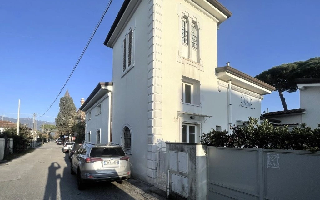 2 - vendita casa pietrasanta toscana italia