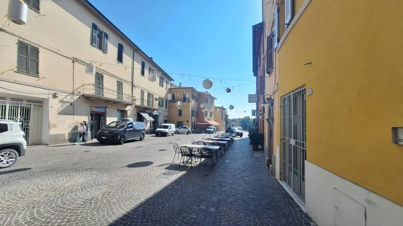 1 - venta comercio fossombrone marcas italia