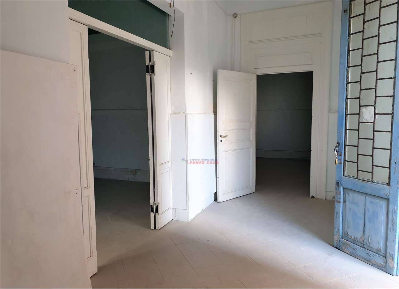 Commerce de 80 m²