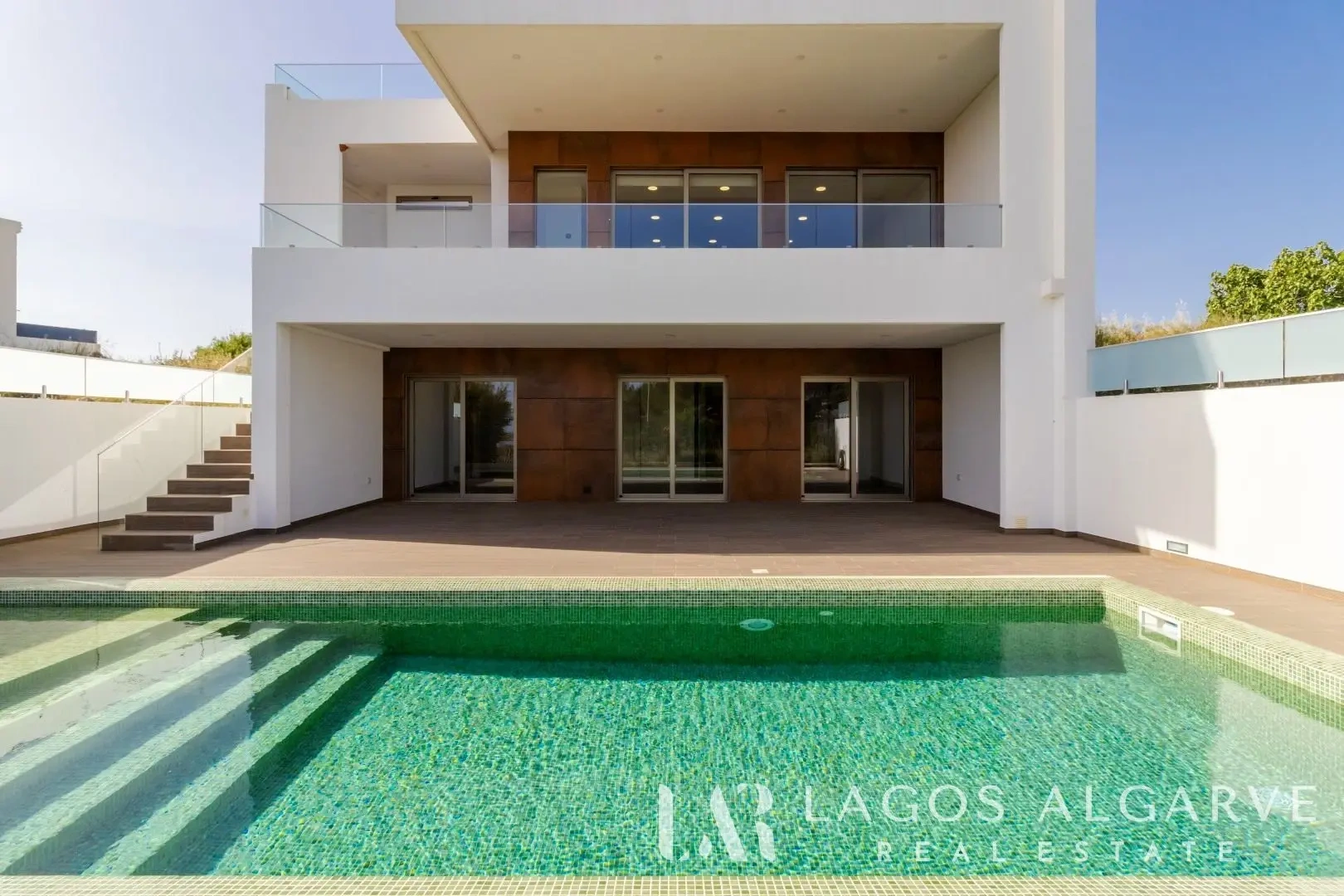 1 - house for sale in mexilhoeira grande algarve portugal