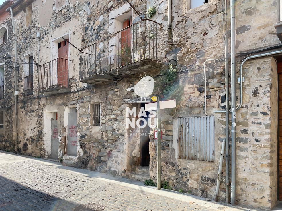1 - venda casa castellfollit de la roca catalunha espanha