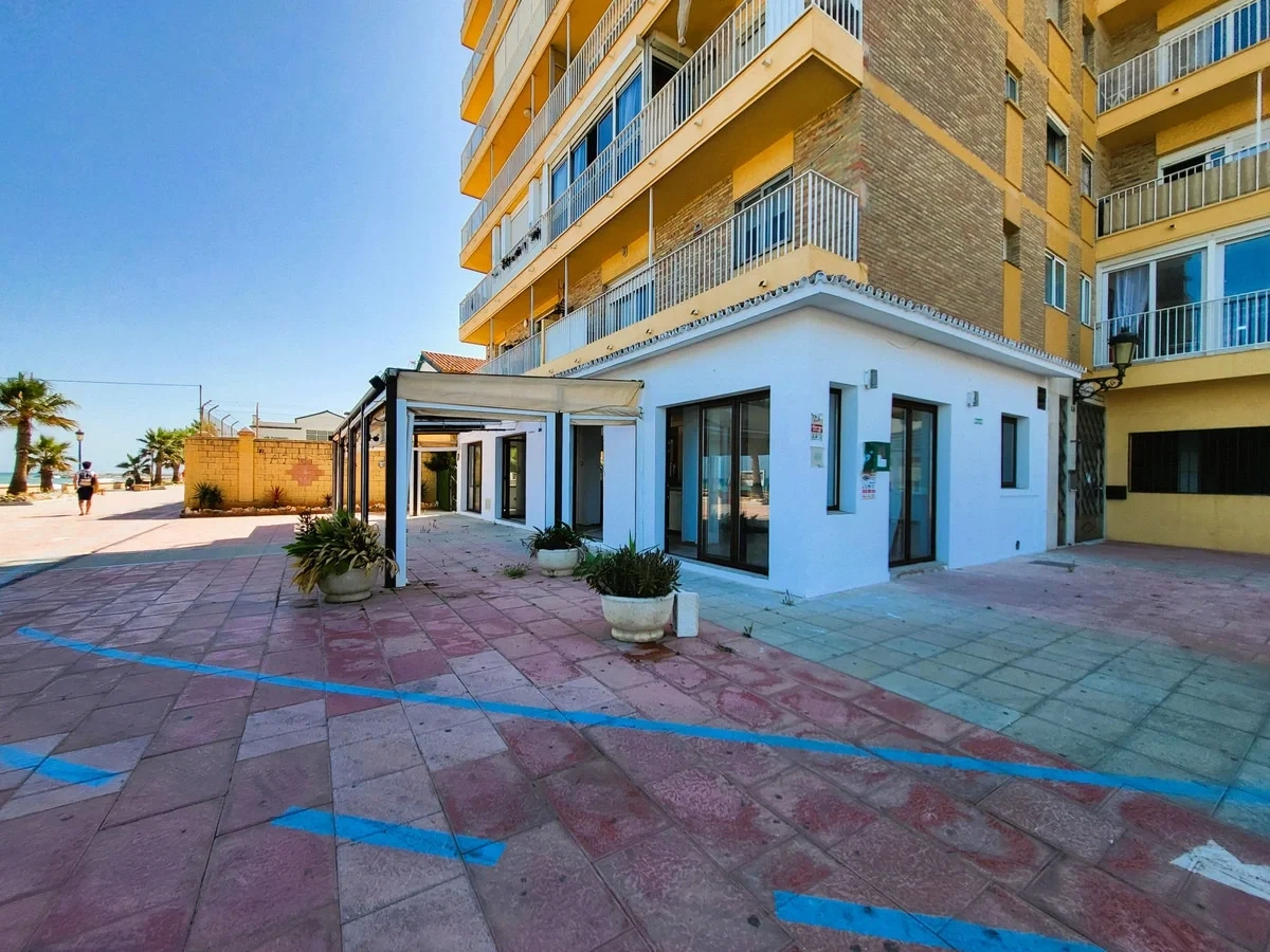 1 - venta comercio vista al mar san luis de sabinillas andalucía españa