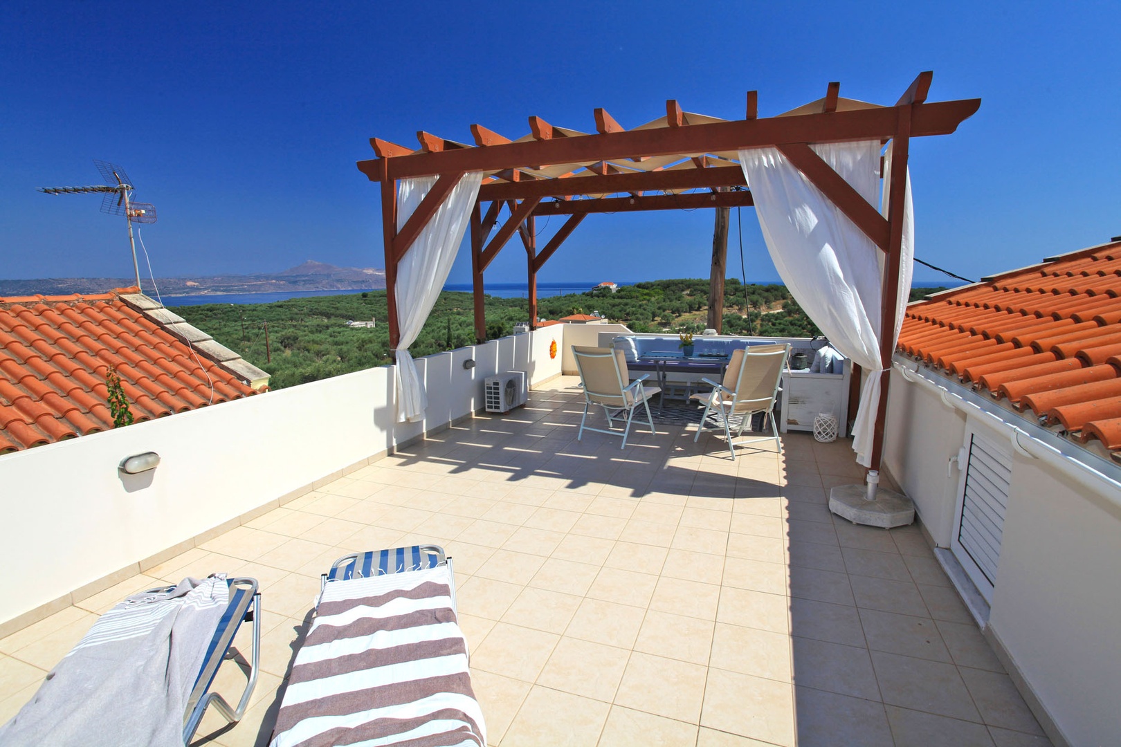 2 - vente maison pláka crète grèce