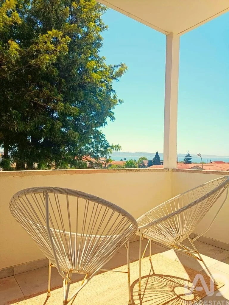 1 - verkoop appartement uitzicht op zee oeiras lisboa region portugal