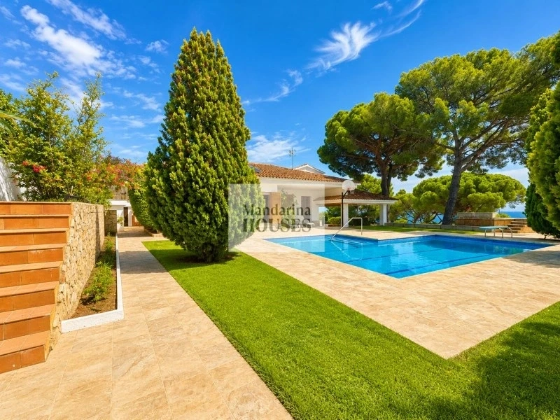 1 - verkoop huis uitzicht op zee canyelles catalonia spanje