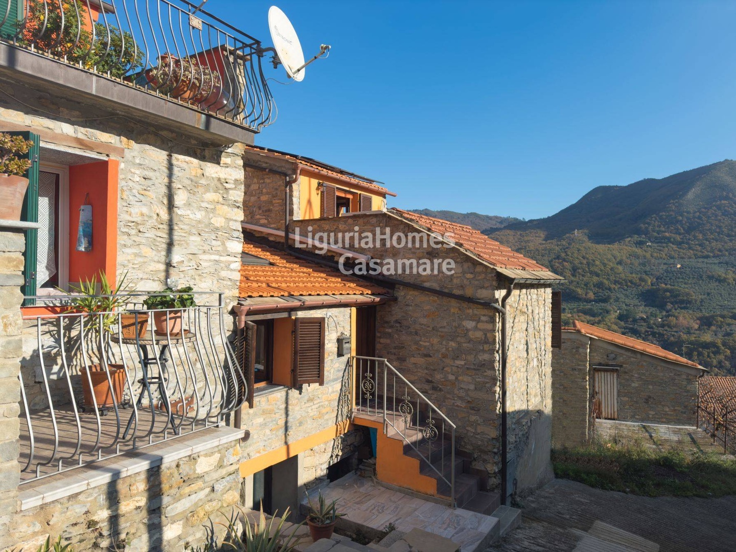 1 - house for sale in caravonica liguria italy