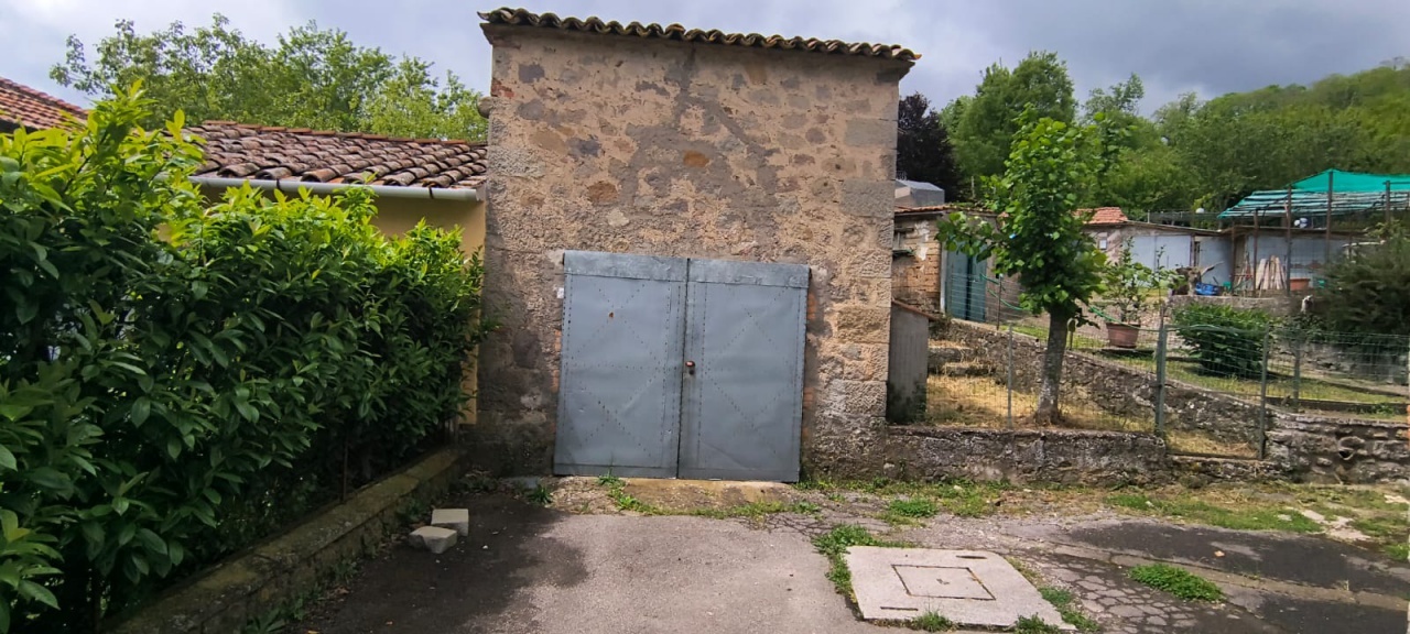 2 - house for sale in santa fiora tuscany italy