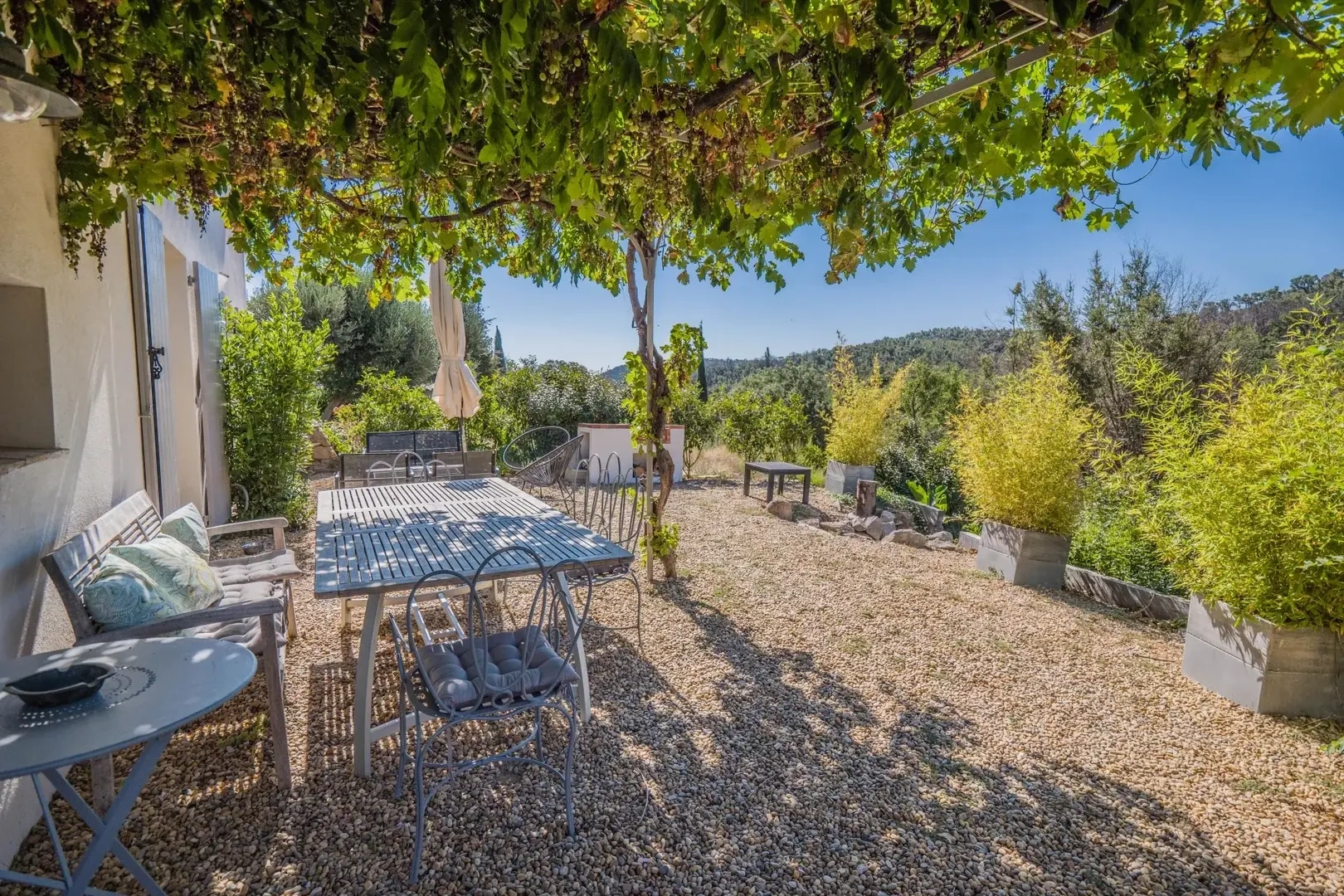 2 - venta casa grimaud var francia