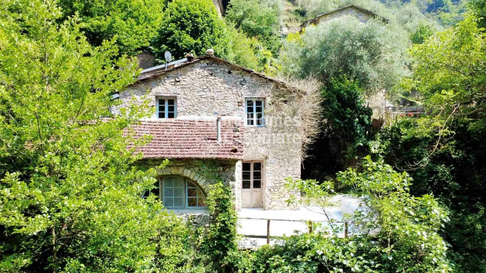 2 - vente maison montalto carpasio ligurie italie