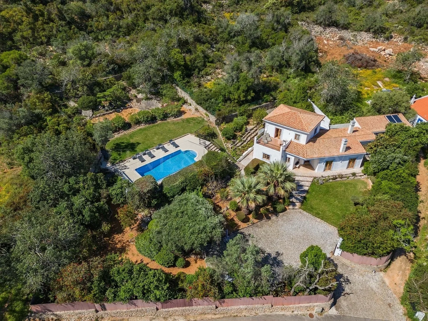 1 - villa for sale in santa bárbara de nexe algarve portugal