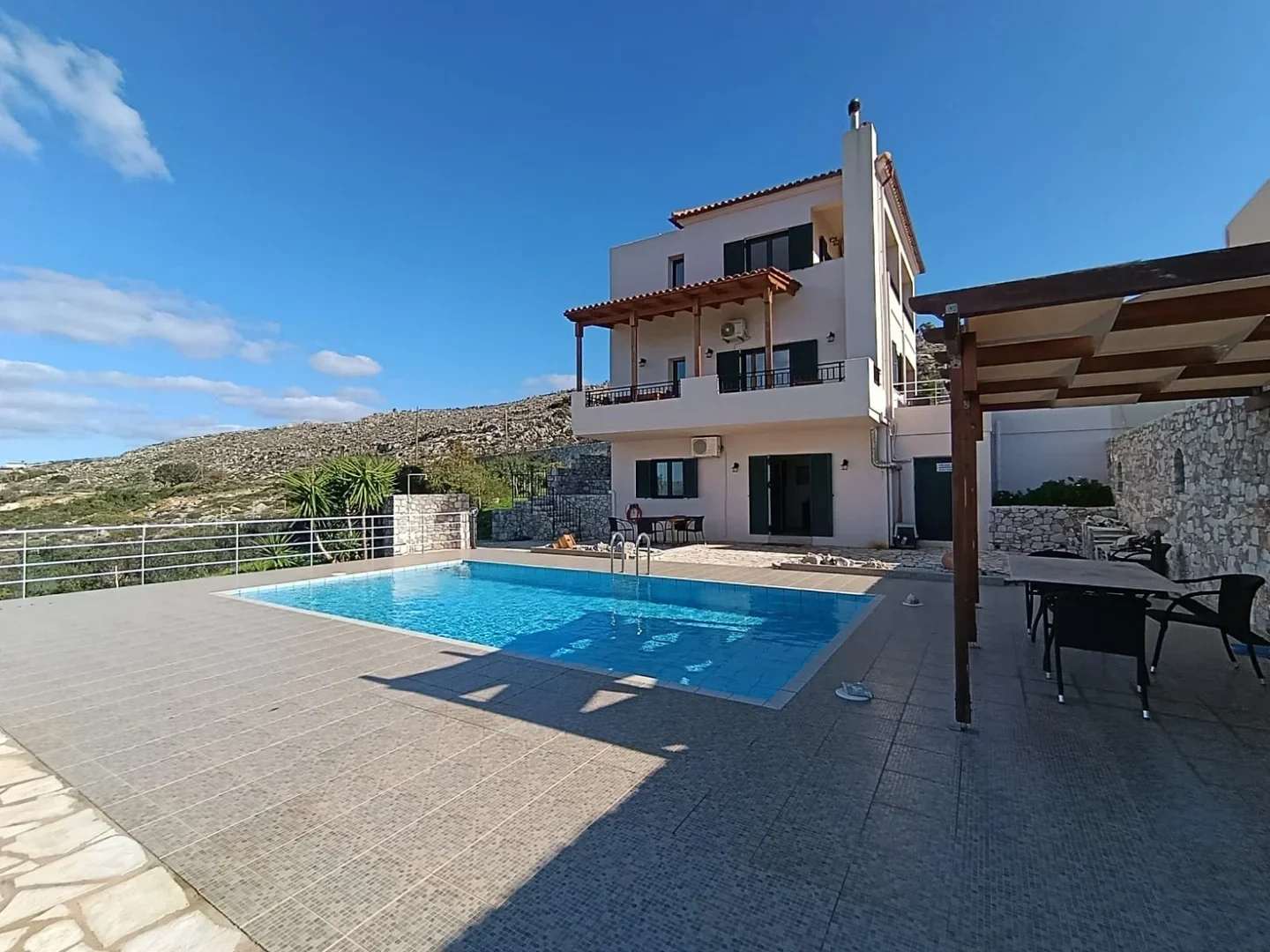 1 - venda casa frente ao mar kokkino chorio creta grécia