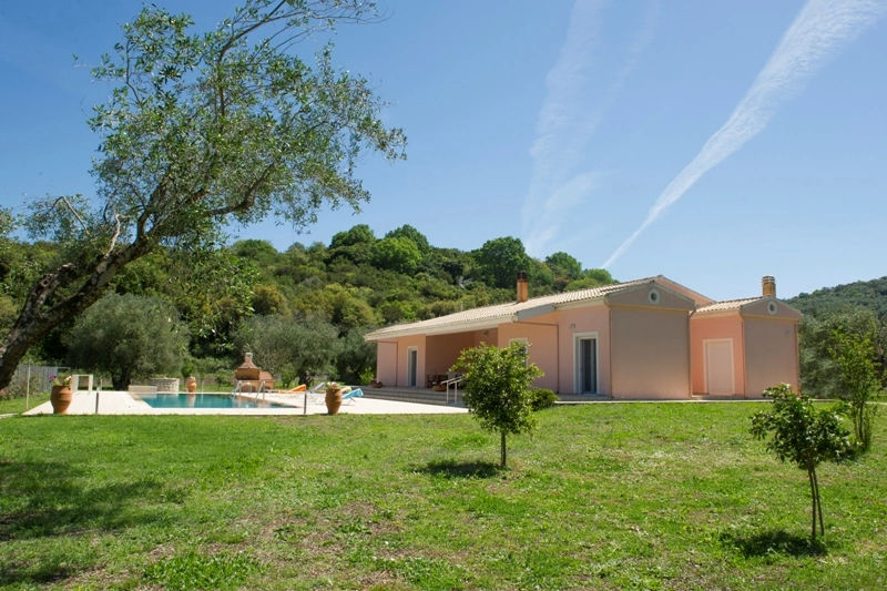 2 - venda casa a praia ao pé kassiópi ilhas jónicas grécia