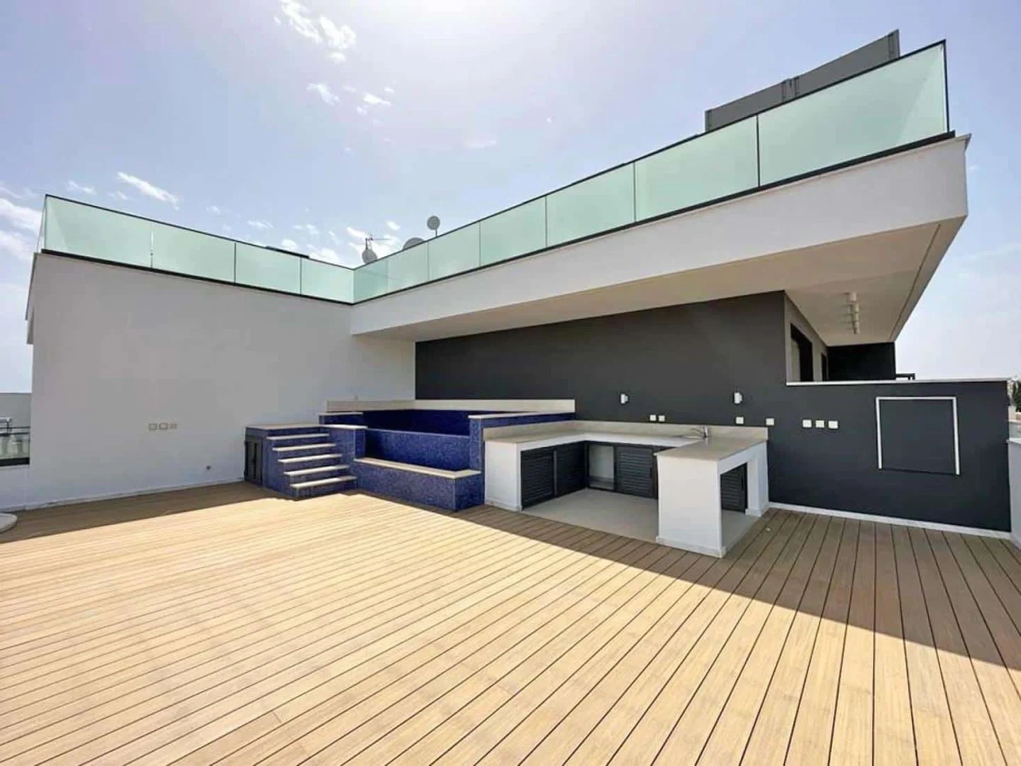 1 - venta apartamento a pie de playa yermasoyia limassol chipre