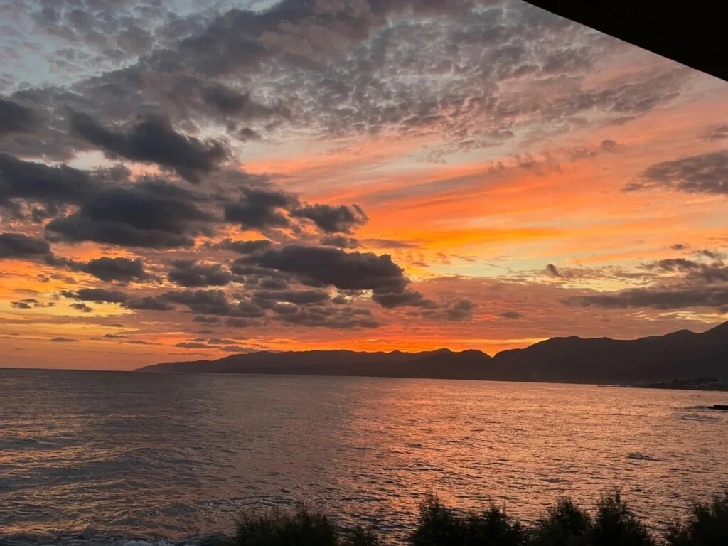 1 - vente appartement pieds dans l'eau limenas chersonisou crète grèce